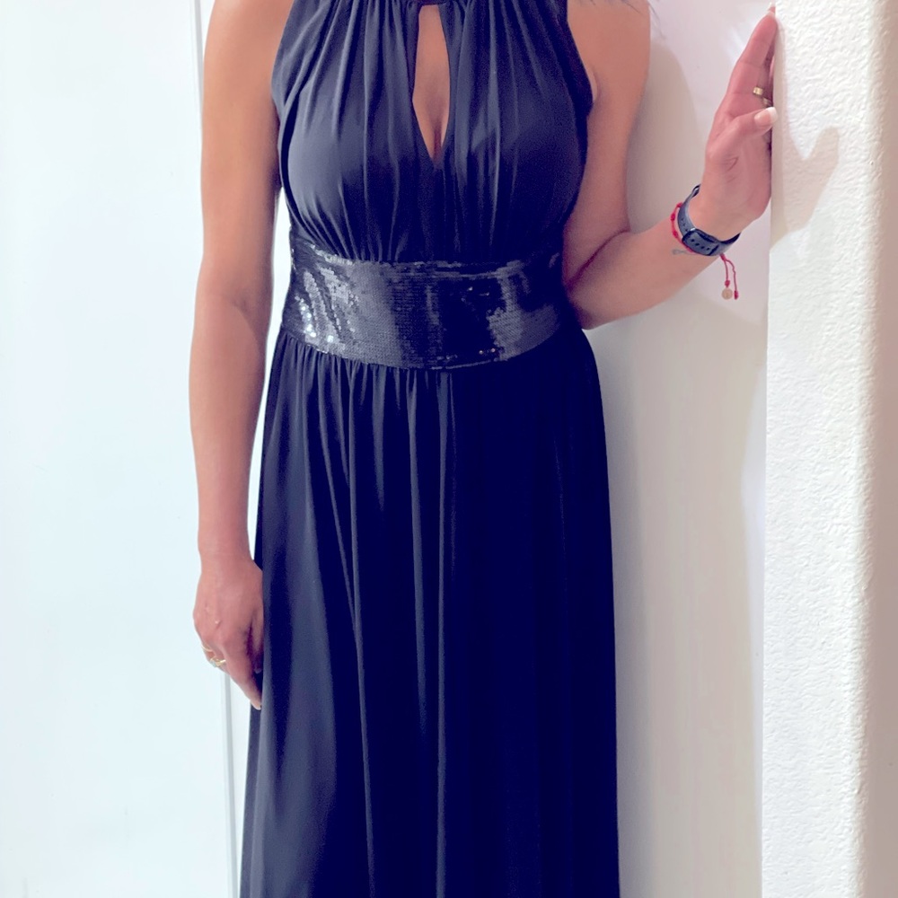 Black formal Evening floor length Dress. In great condition, no rips or stains…